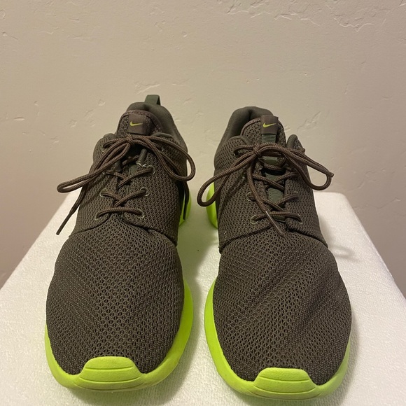 Nike Mesh Roshe Run Tarp Green - Picture 2 of 6